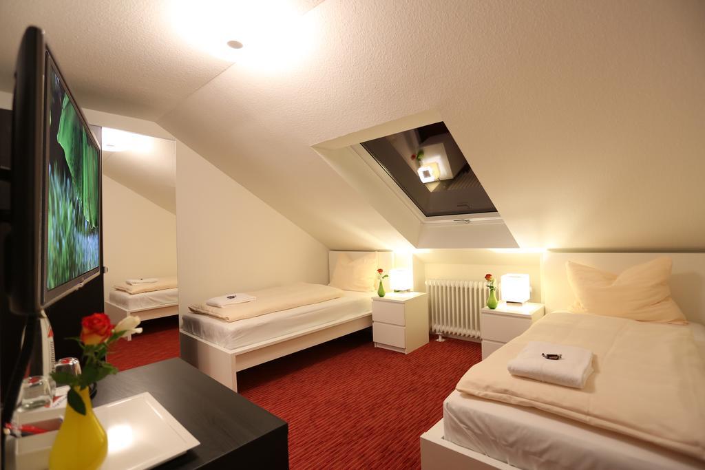 Mille Stelle Hotel Eggenstein-Leopoldshafen Exterior photo