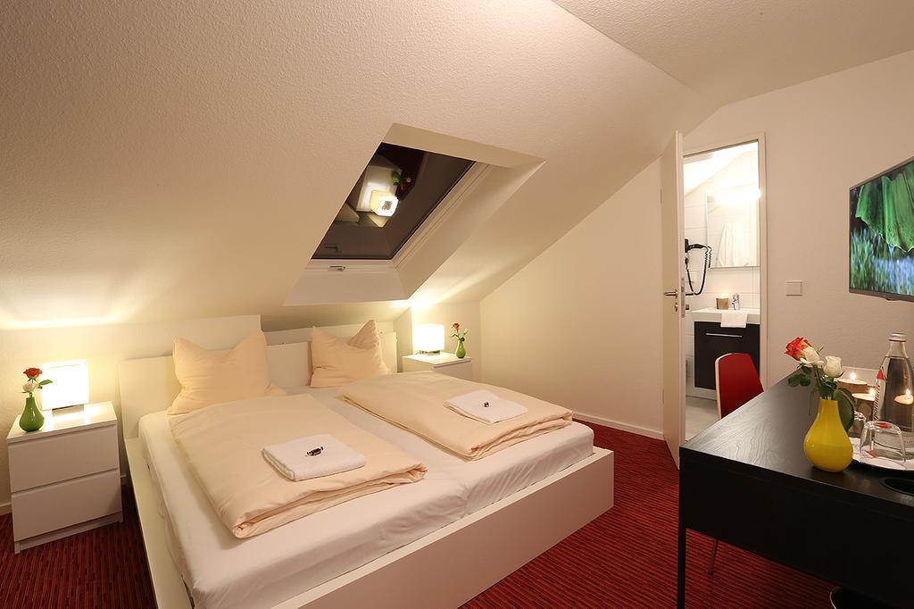 Mille Stelle Hotel Eggenstein-Leopoldshafen Exterior photo