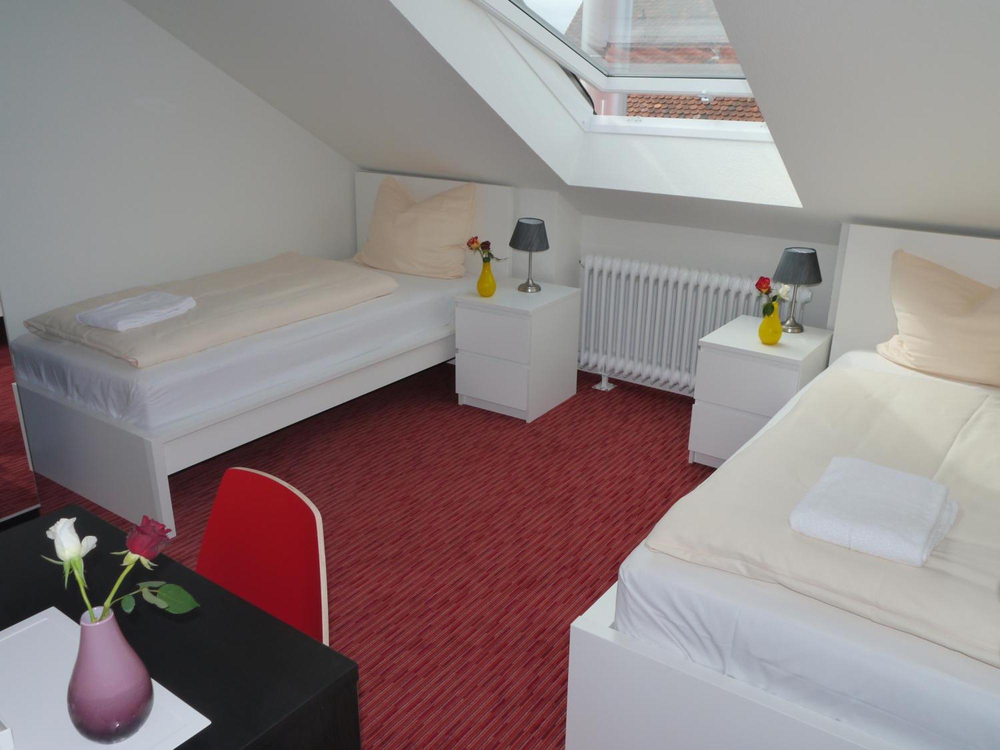 Mille Stelle Hotel Eggenstein-Leopoldshafen Room photo