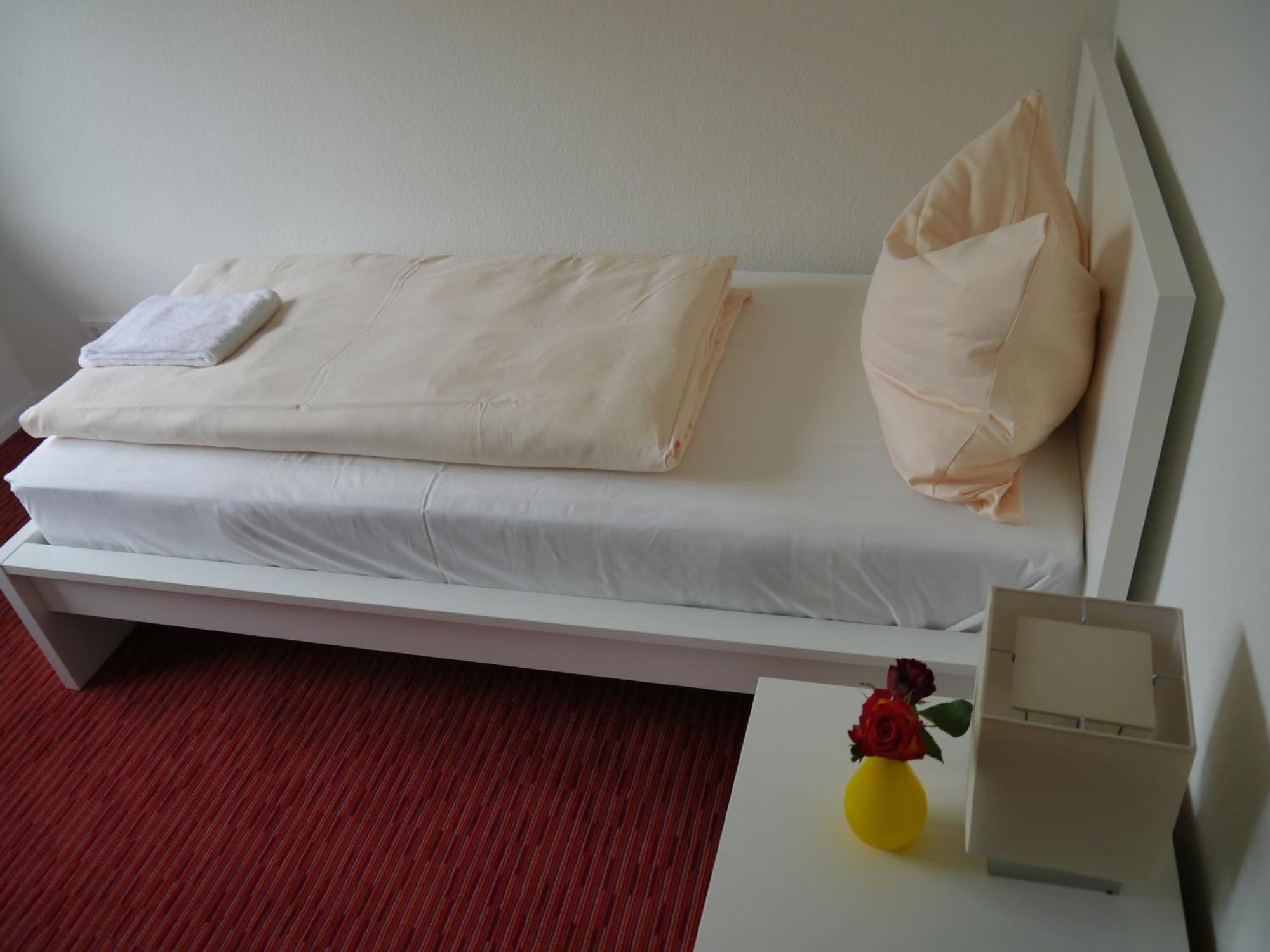 Mille Stelle Hotel Eggenstein-Leopoldshafen Room photo