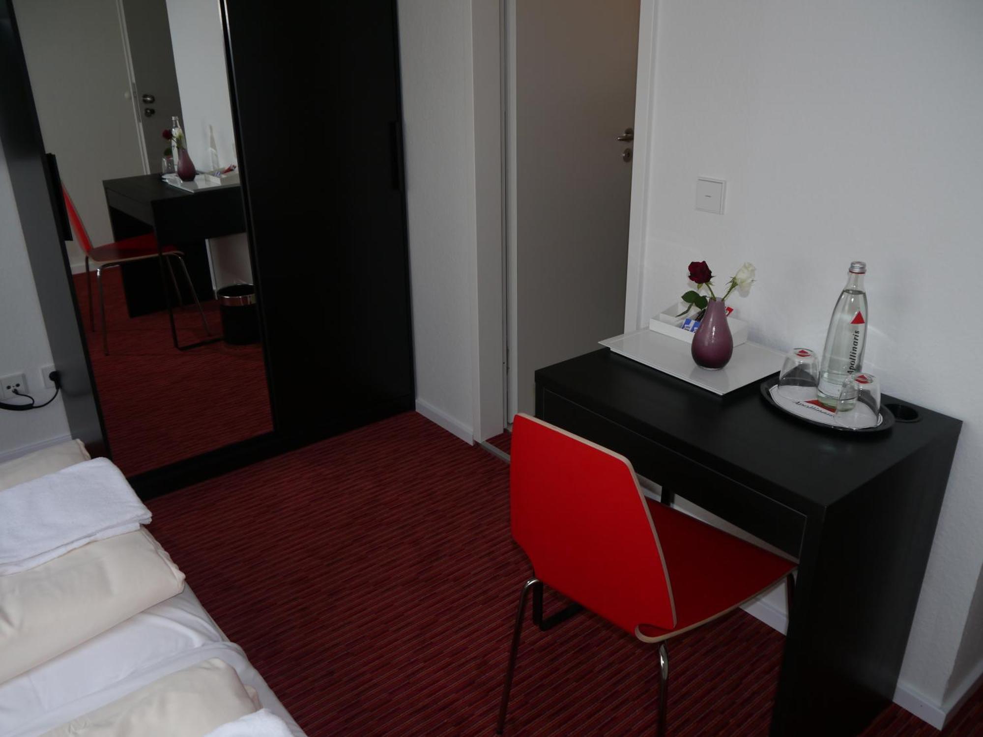 Mille Stelle Hotel Eggenstein-Leopoldshafen Exterior photo
