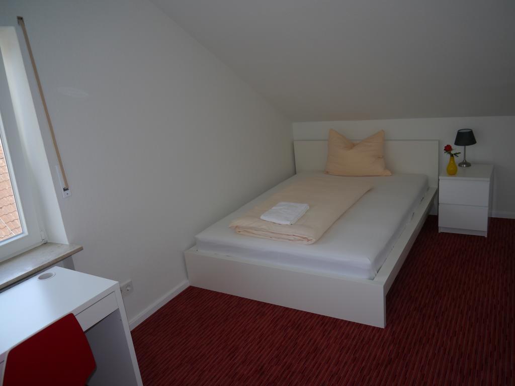 Mille Stelle Hotel Eggenstein-Leopoldshafen Room photo